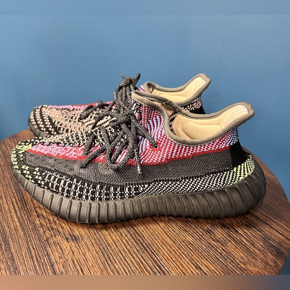 Yeezy Boost 350 - Used - Picture 2 of 5